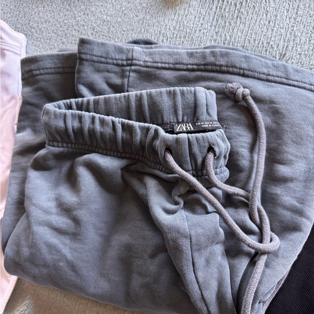7 pieces Clothing Set Adidas Black leggings, Zara pants, swimsuit, shorts & more - Picture 6 of 7